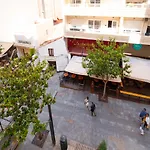 Center Boulevard