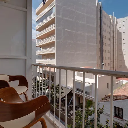 Center Boulevard شقة